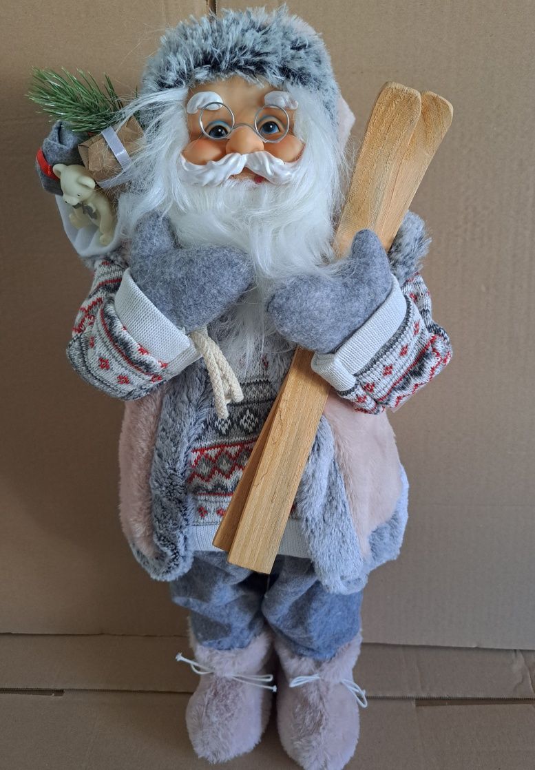 Figurina Mos Craciun 60 cm înălțime cu schiuri ursulet sac cadou brad