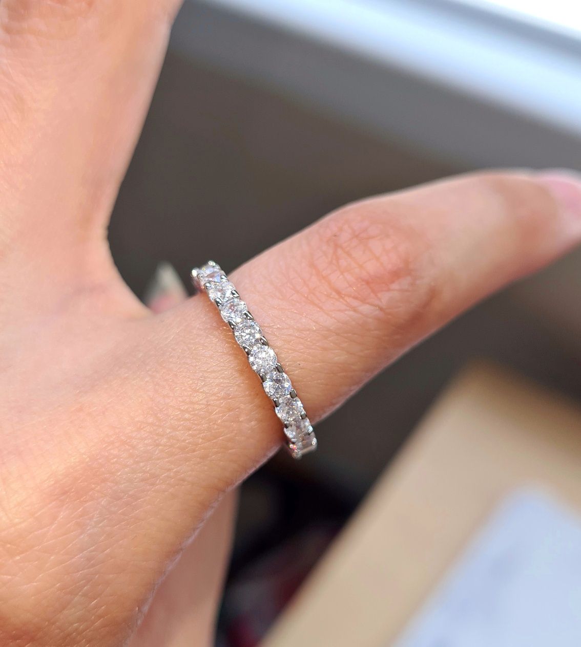 Сребърен дамски пръстен с кристали