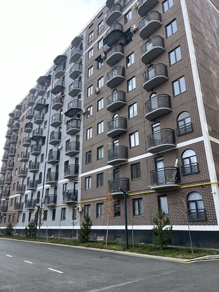 Голден Хаус Таййор дом Метро олдида