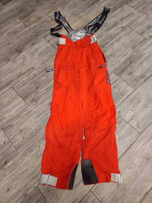 Salopete ski ,geci ,pantaloni,combinezoane ideale pt zăpadă