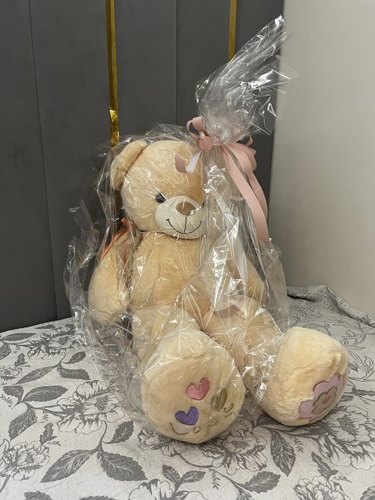 Продается плюшевый мишка 140 см новая