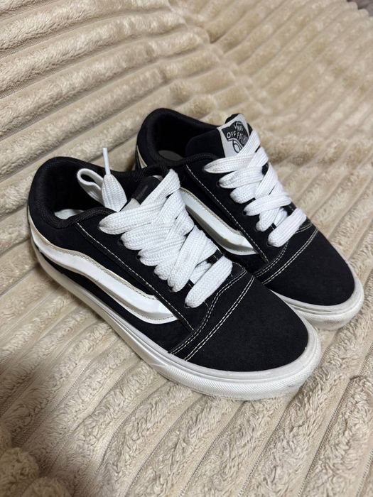 Продаются кроссовки размер 36