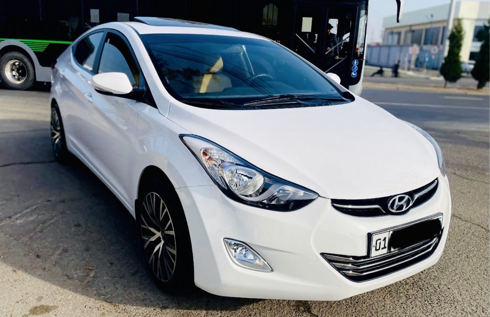 Hyundai elantra 2012 года