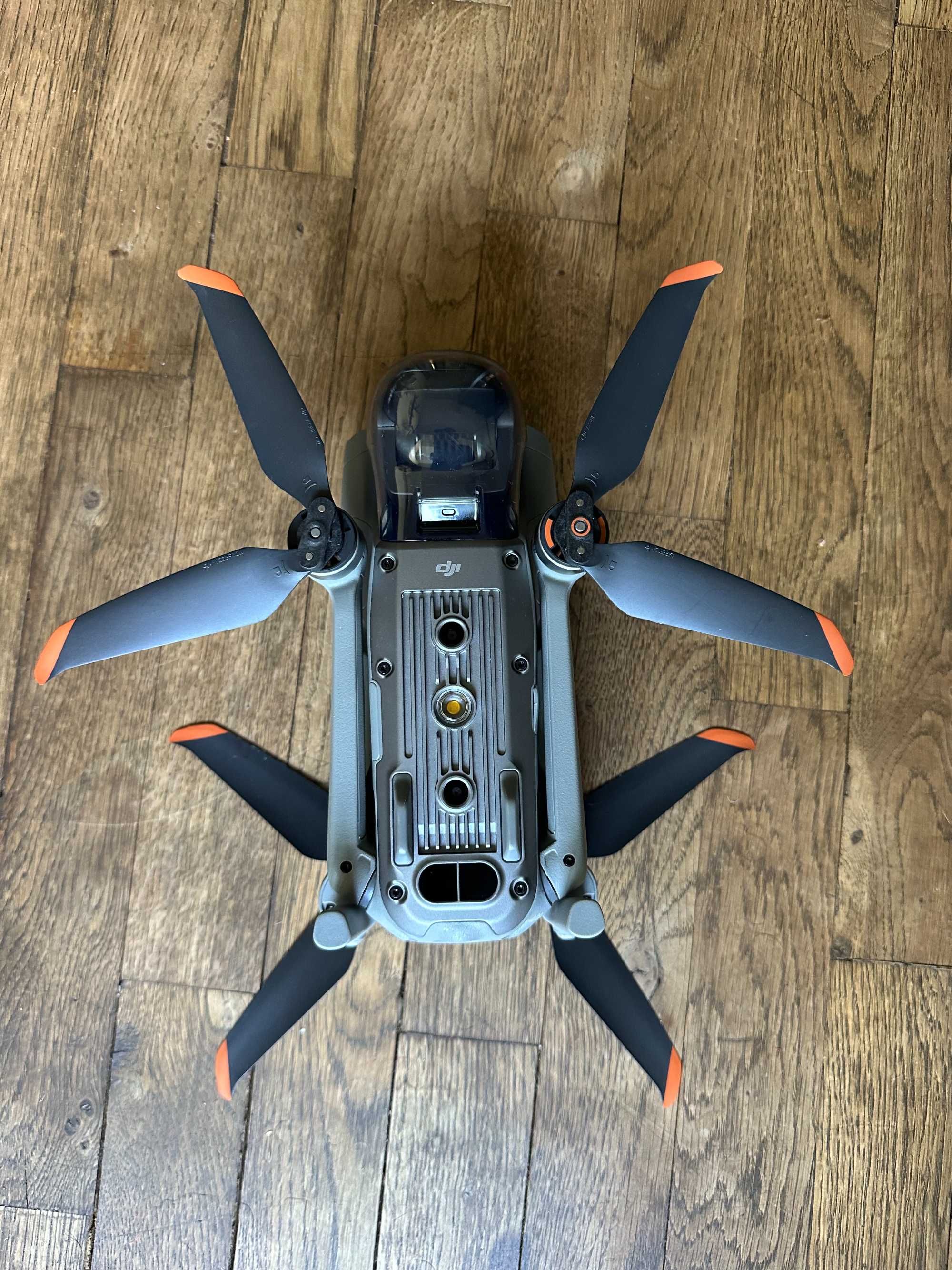 DJI Air 2S Fly More Combo + Smart Controller RM500 в отлично състояние