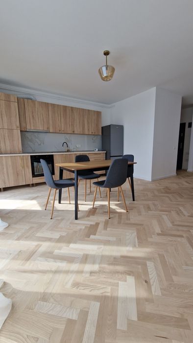 Apartament de închiriat