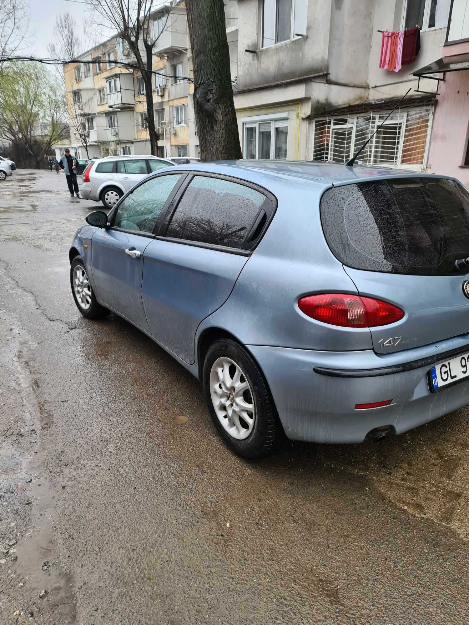 Vând Alfa 147 mot 1,6 benz + GPL an 2003 acte valabile. Asig, ITP