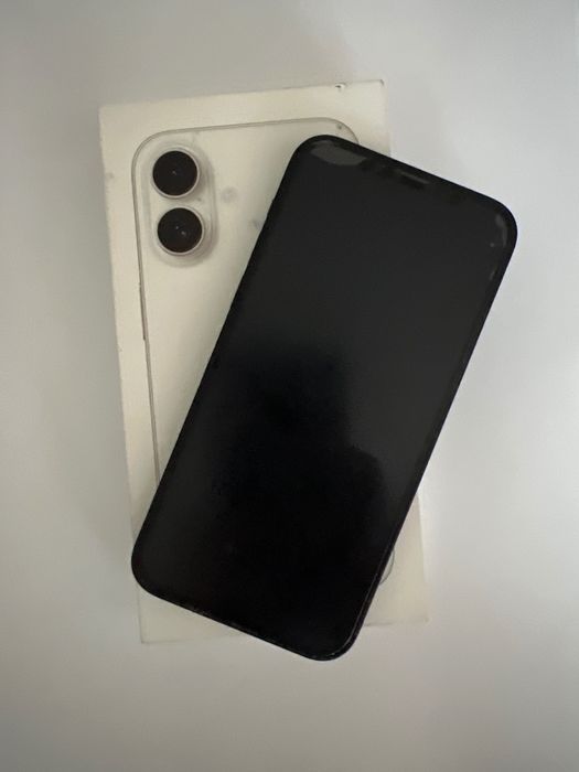 Телефон iPhone 12