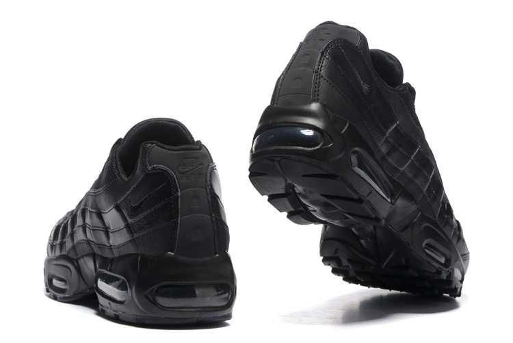 ОТНОВО заредени - Nike Air Max 95 Essential "Triple Black"