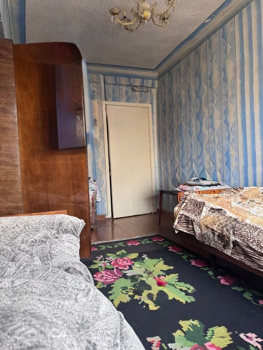 Срочно Продаётся ШРуставели 2/4/4 без ремонта без мебелья локации топ