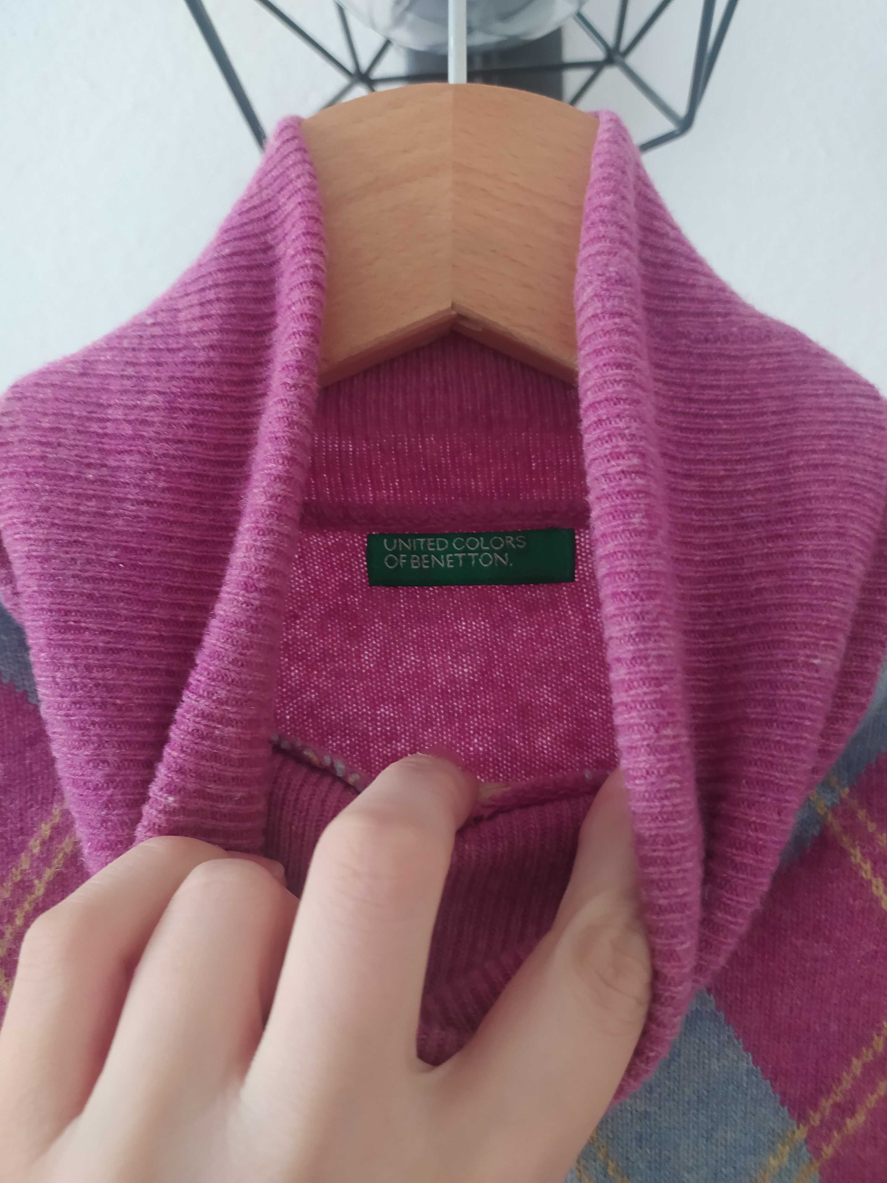Вълнен пуловер Benetton  Размер С 30 лв