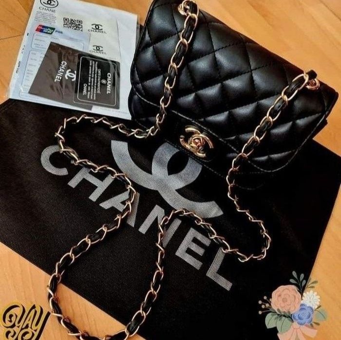 Geanta mini 22/17cm,accesorii metalice aurii, saculet inclus