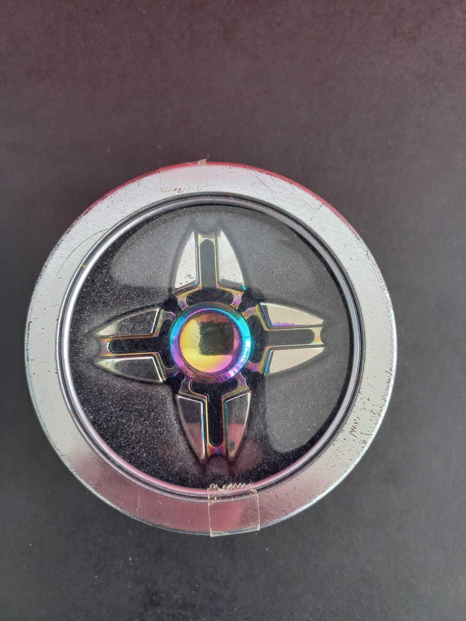 Fidget spinner din metal faded cu cutie metalica