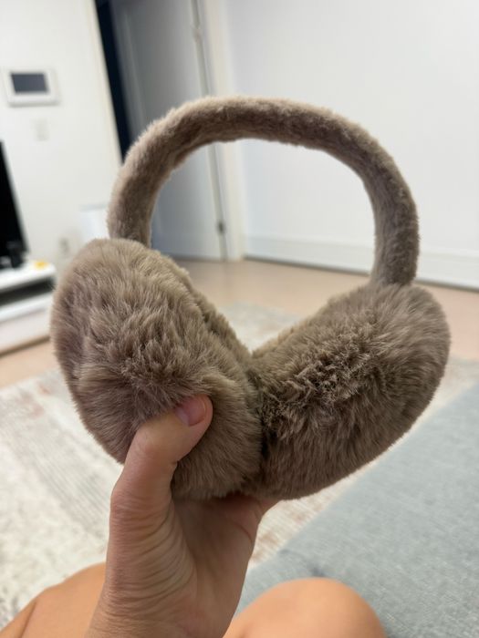 Наушники, рюкзак, ступа для специй