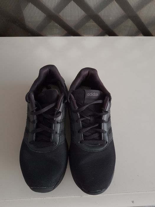 Adidasi brand Adidas