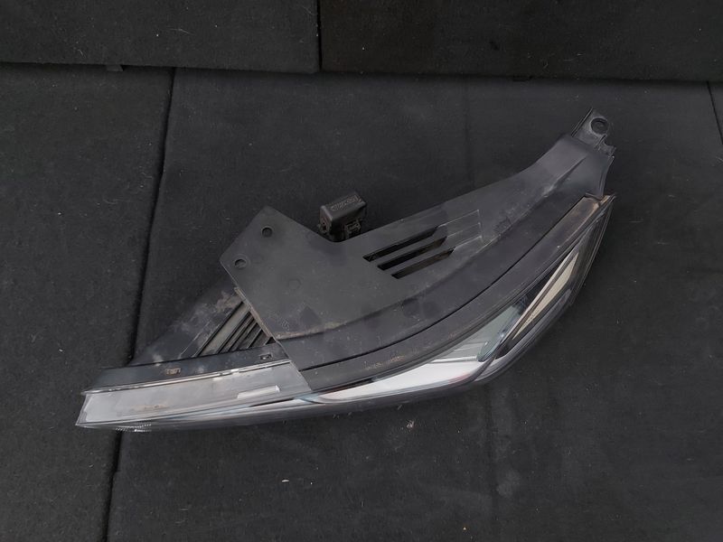Леви фарове Hyundai Santa Fe 2020г. LED
