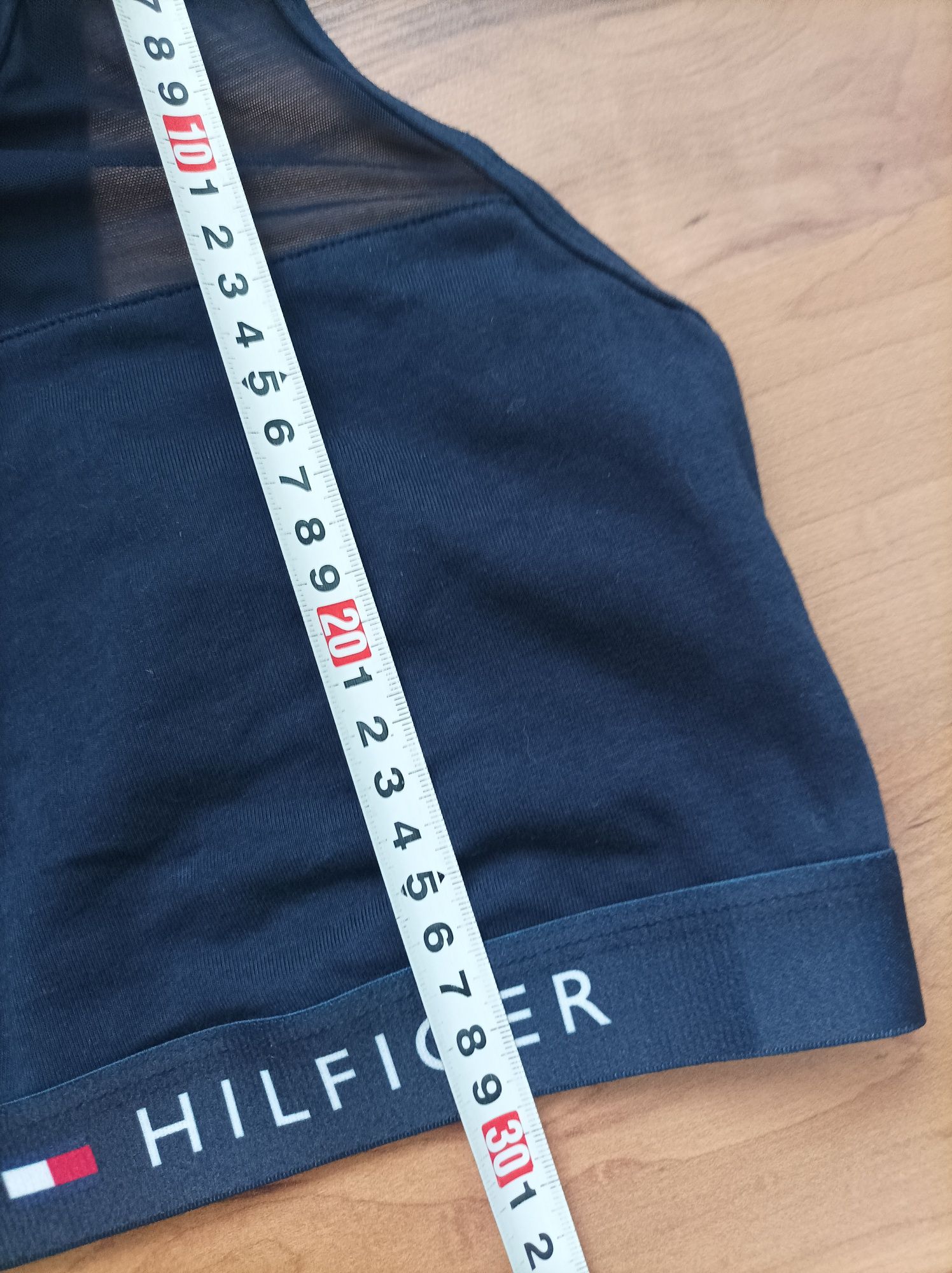 Tommy Hilfiger ново бюстие