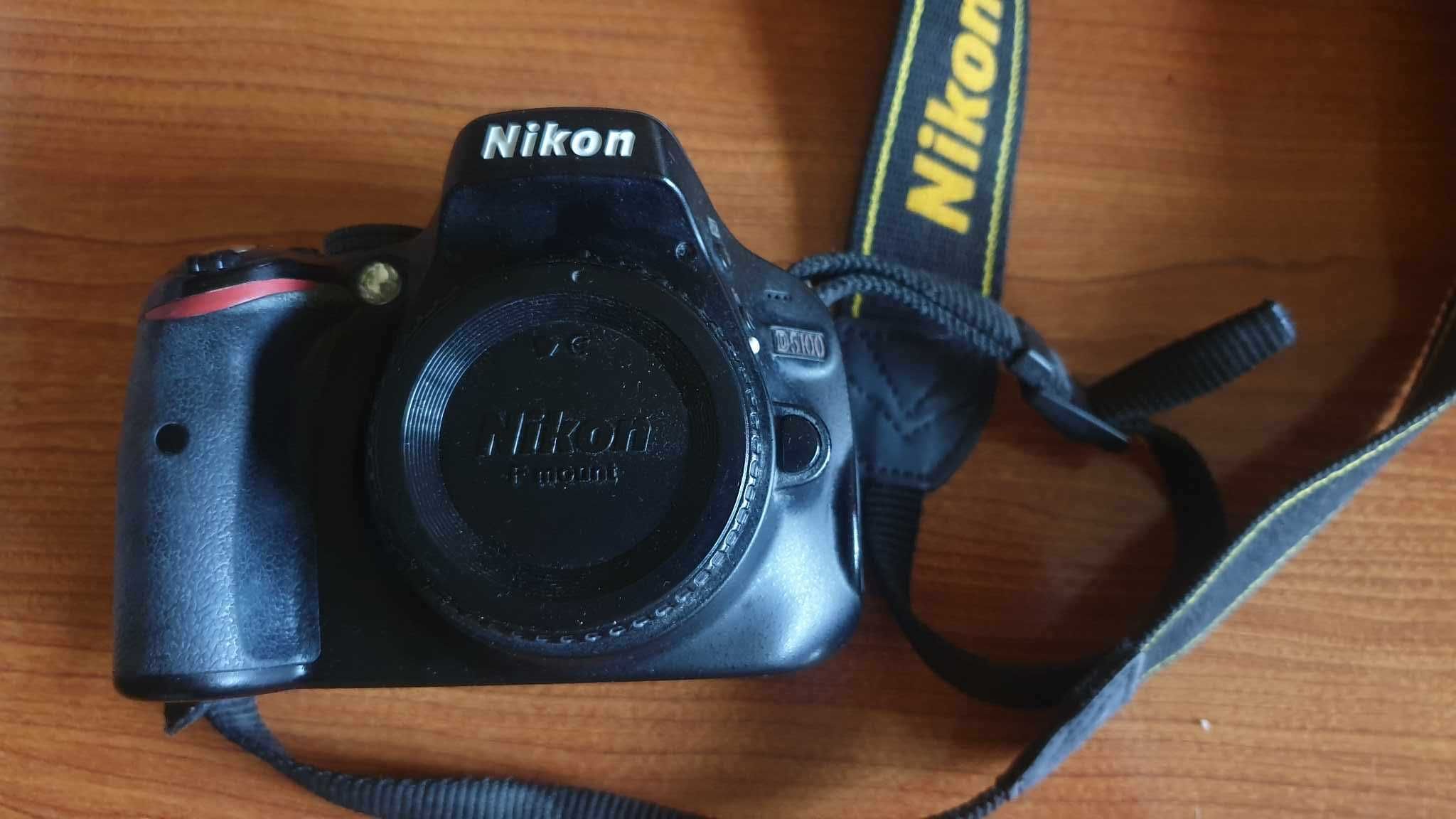 Nikon D5100 + Obiectiv Nikon 18-55 Ghiozdan