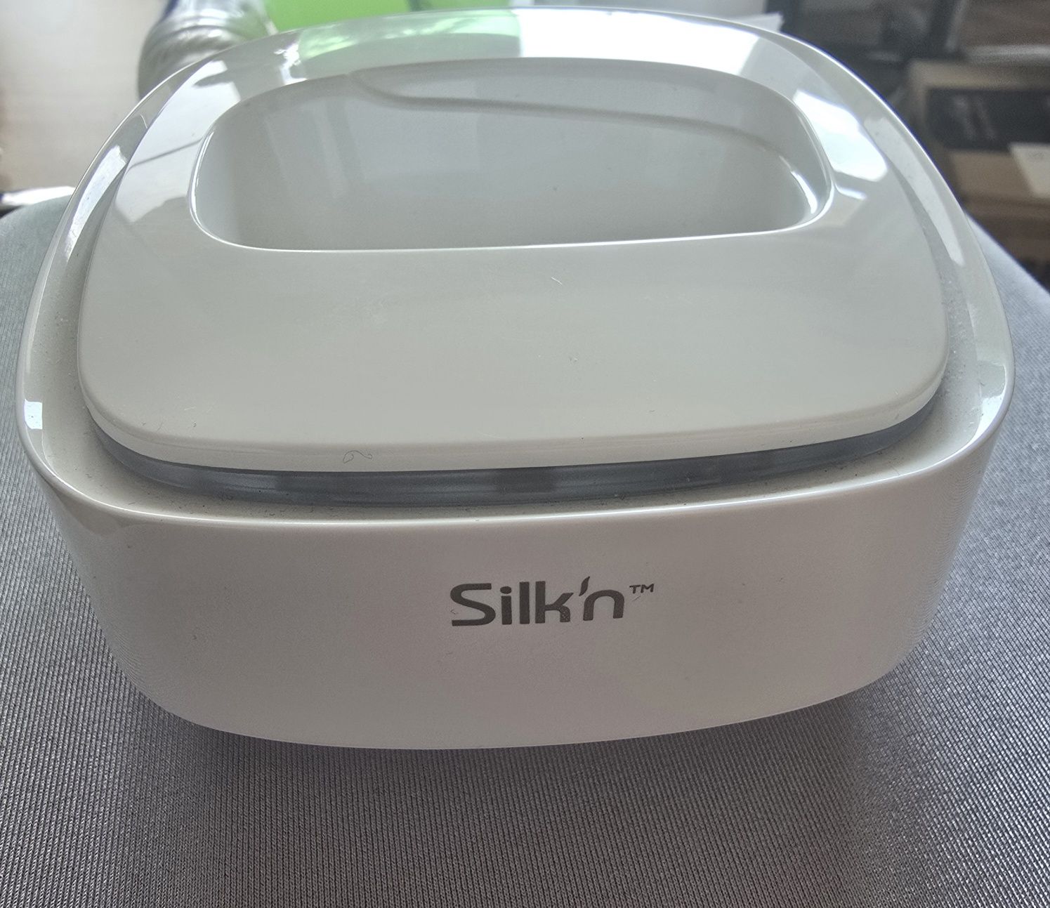 Фотоепилатор Silk n и почистваща станция