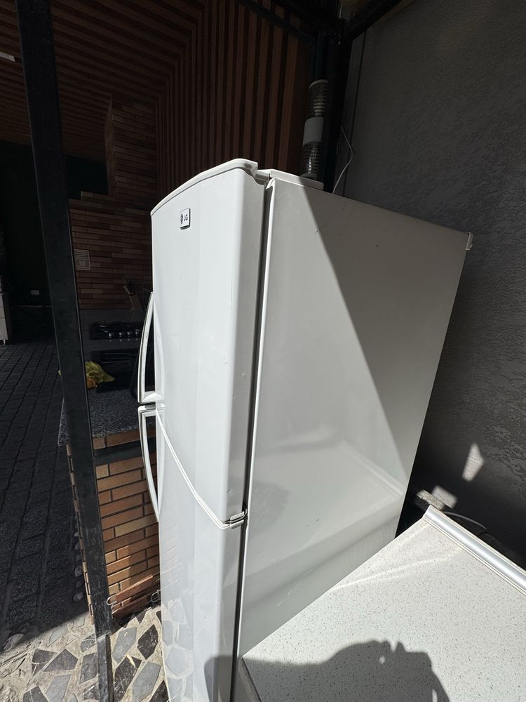 Холодильник midea и LG