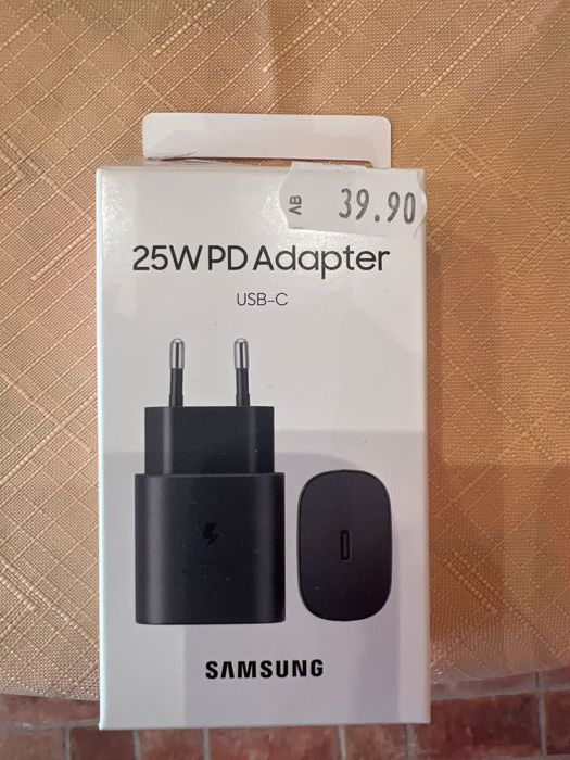 Samsung Galaxy S21 FE 5G 128GB + Galaxy Buds Pro + оригинално зарядно