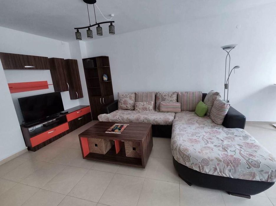 Дава се под наем Двустаен апартамент в София, Лозенец - 73 кв.м за 700 € - Снимка #2