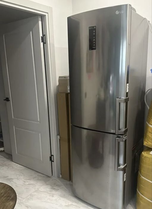 Холодильник LG продам