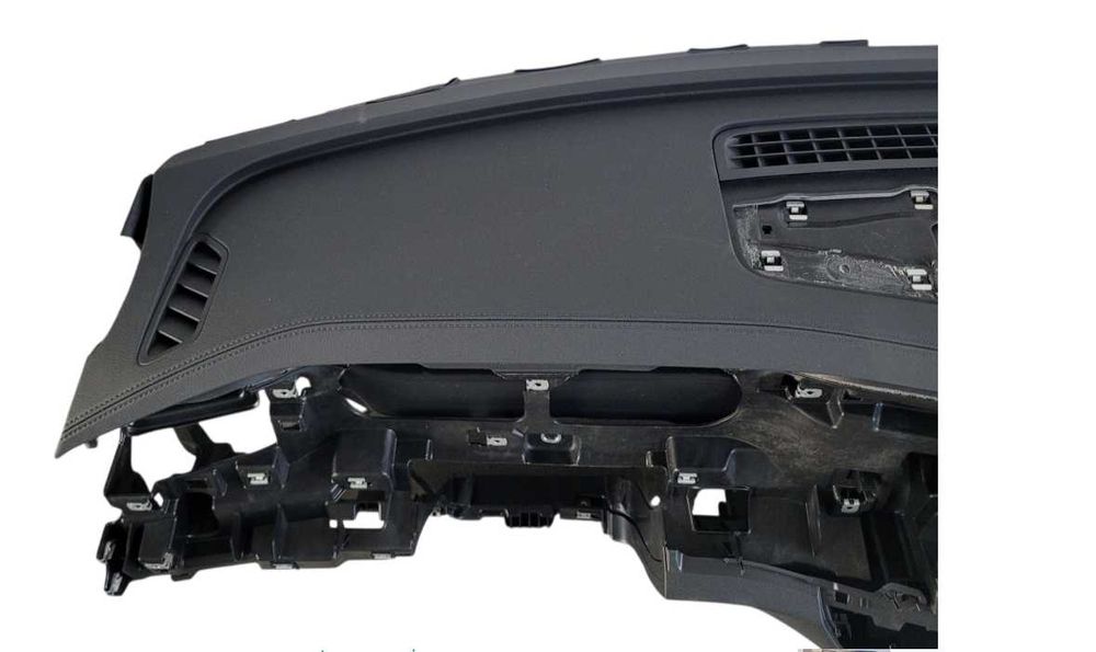 3J1857091 3J1857181 3J1857757 Ново табло VW Passat B9