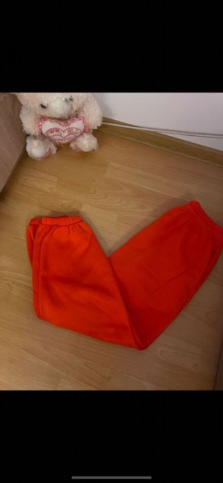 Pantaloni de trening