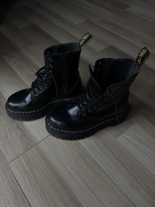 Dr Martens bocanci, culoare: negru, sireturi: pascal