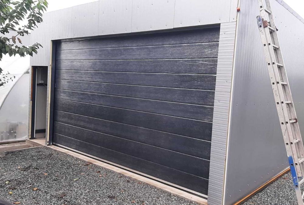 Usa garaj sectionala 3800x2500 gri antracit, cu automatizare