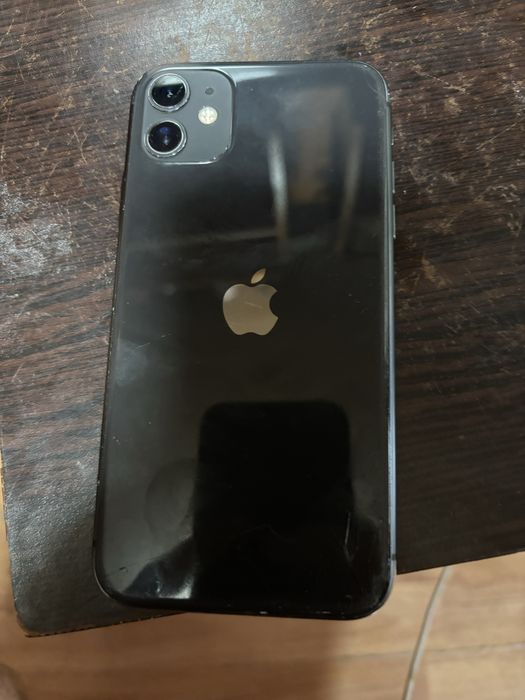 Iphone 12 pro max,iphone 11 simplu. Defecte sau pentru reparat.