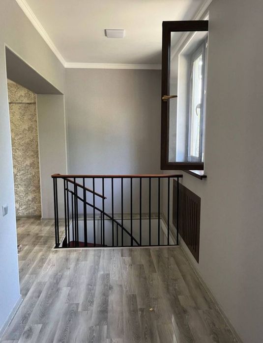 Под офис 2/1/4. Квартира в центре