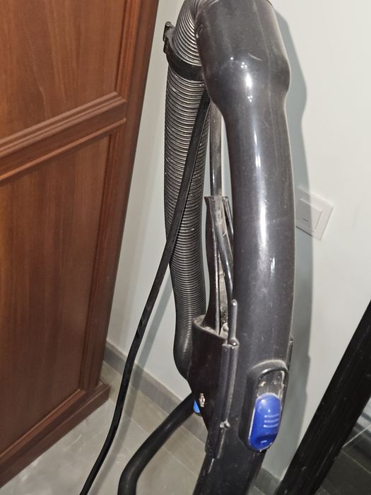 Продам моющий пылесос.