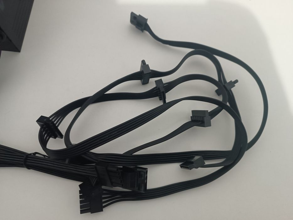 Sursa Cooler Master 750w 80+Bronze Semimodulara