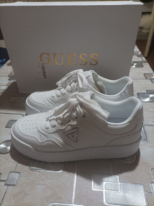 Guess маратонки.