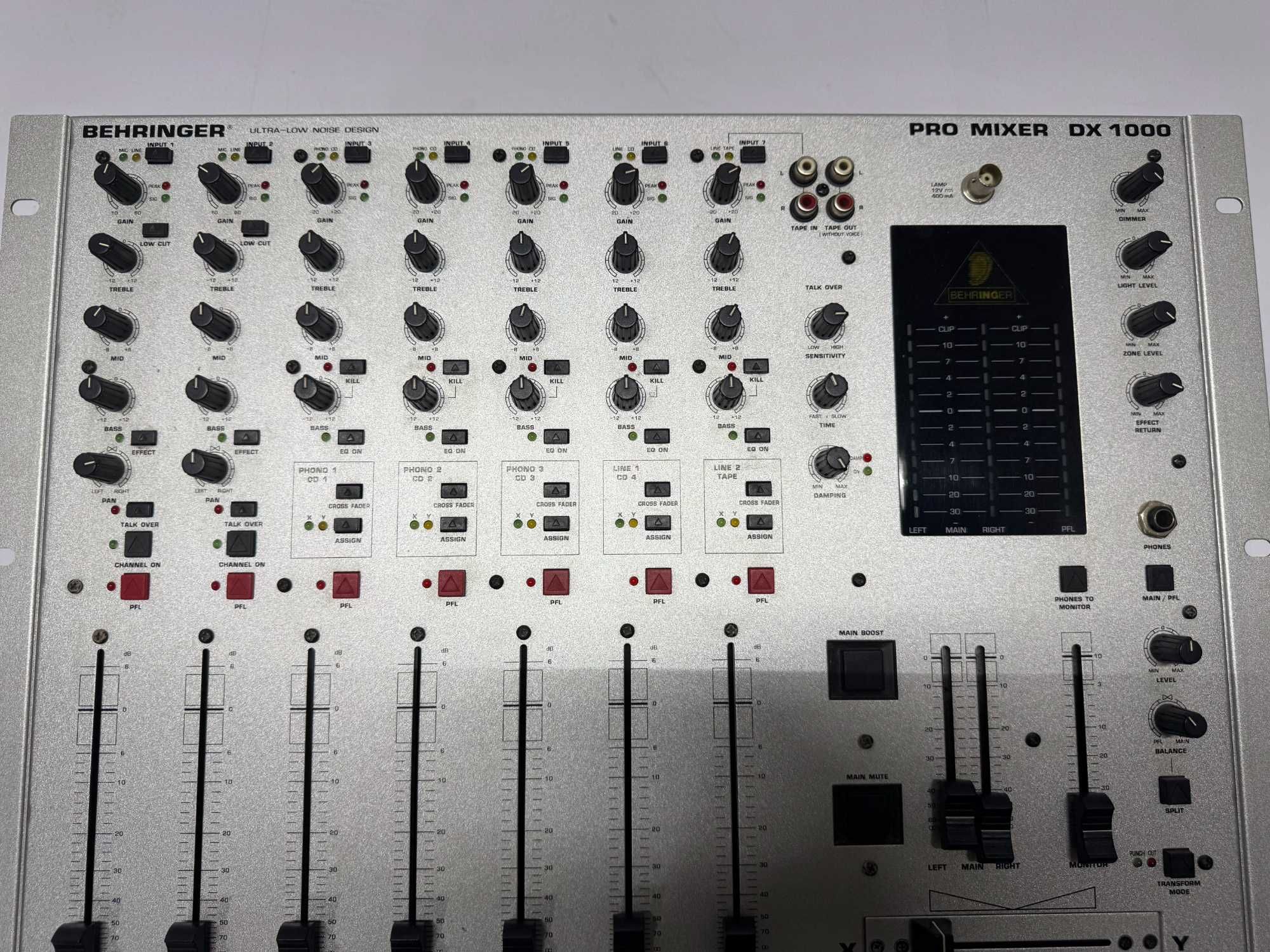 Аудио миксер/пулт - Behringer Pro mixer DX 1000