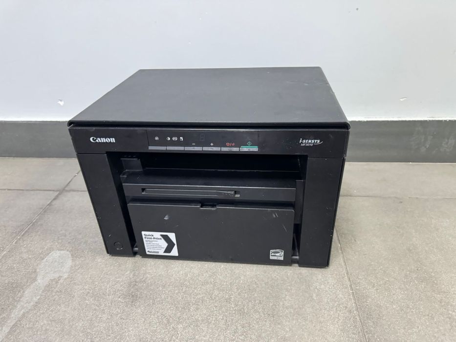 Лазерный МФУ 3в1 Canon MF3010 в хорошем состояний.