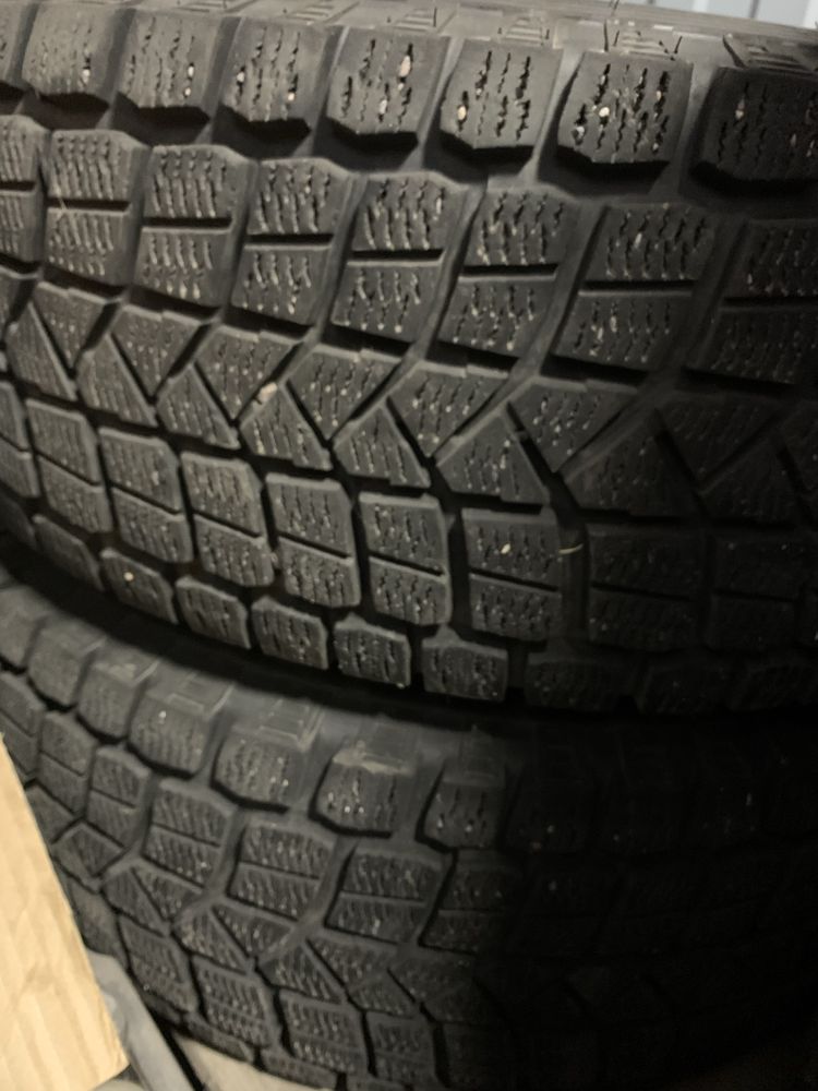Шины зимние Maxxis с дисками.