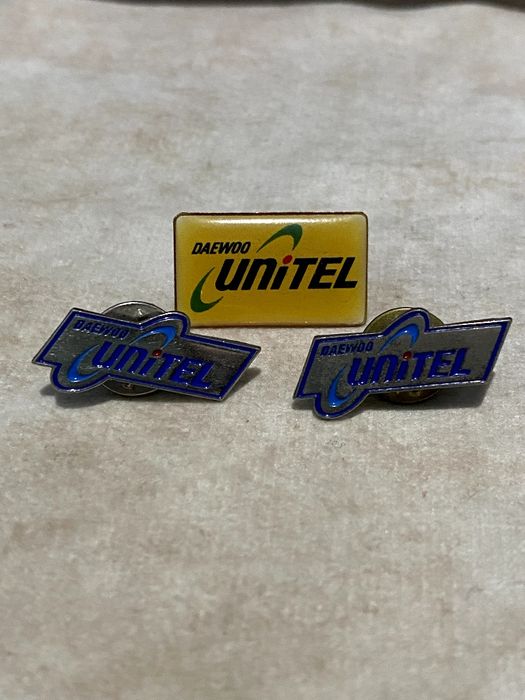 Знаки и значки на лацкане