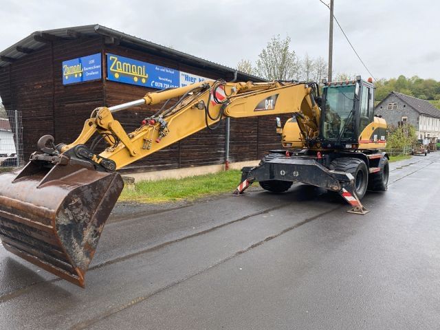 Buldoexcavator/excavator/cilindru compactor/camion8x4