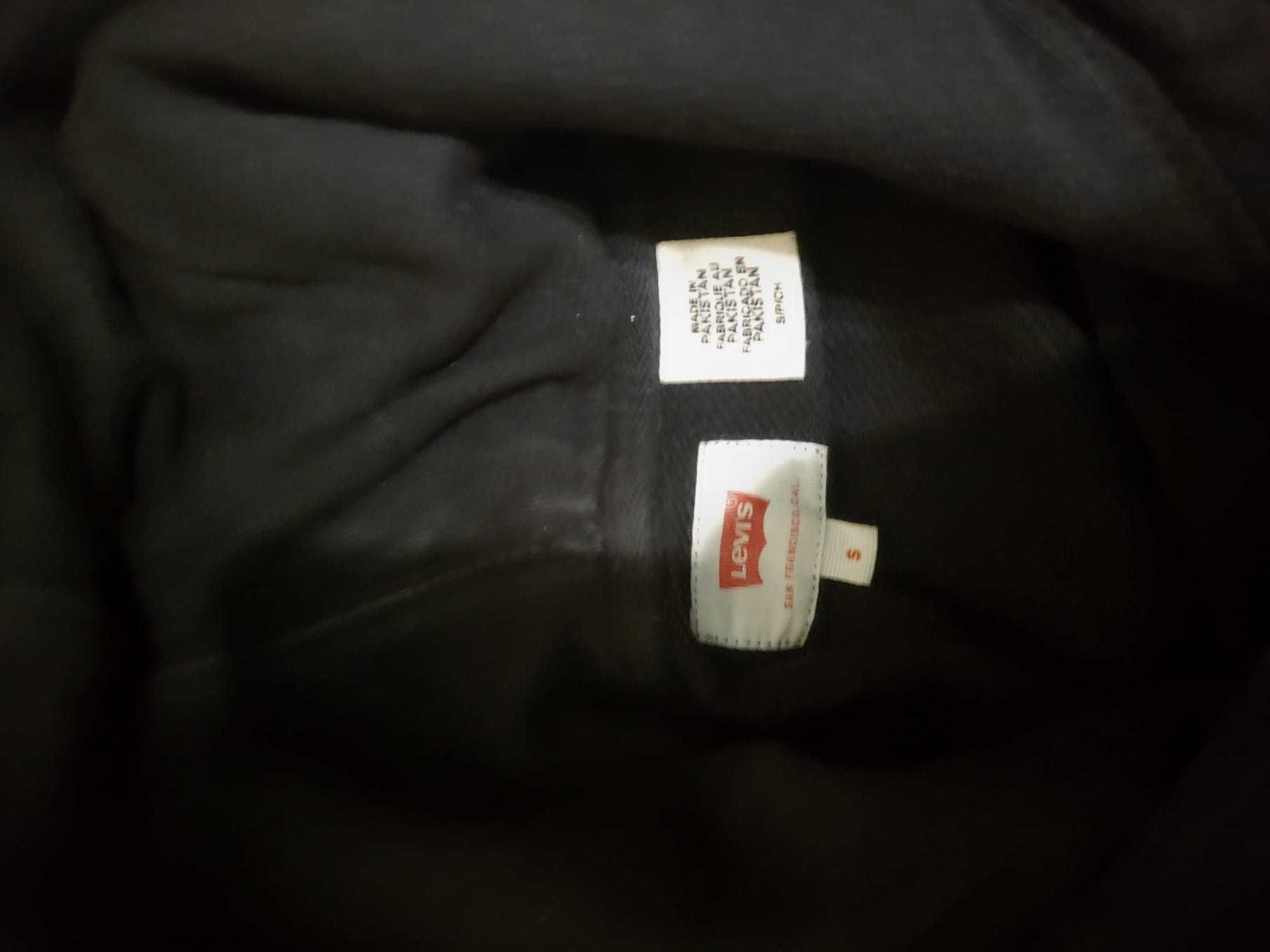 Hanorac original Levis negru , impecabil , marime S