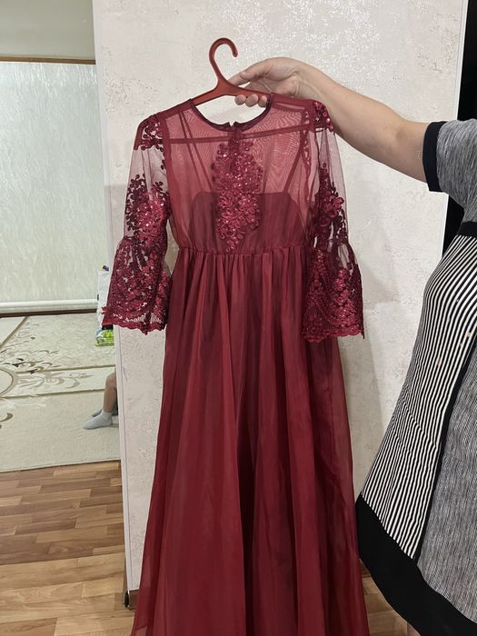 Продам платье нарядное вечернее