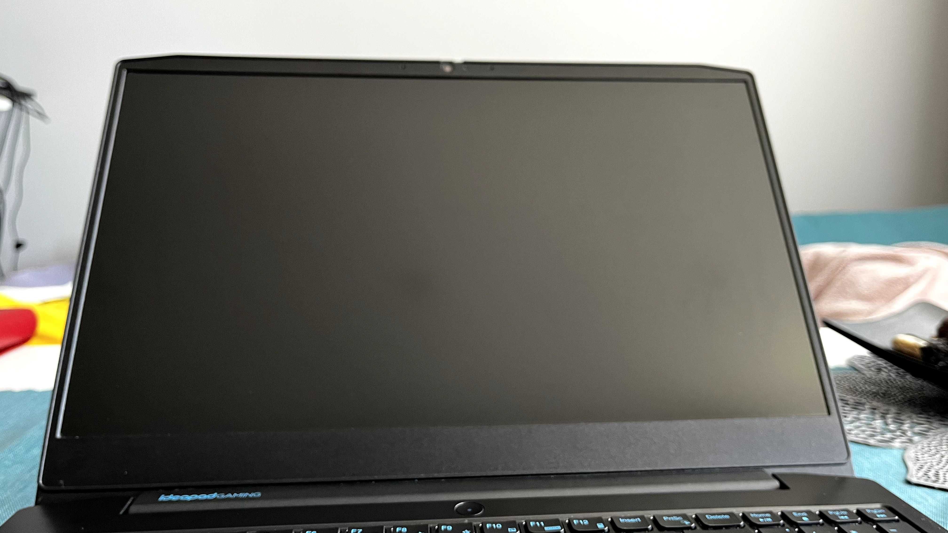 Lenovo IdeaPad Gaming 3 / 15.6" / 24 RAM / 1GB NVMe SSD