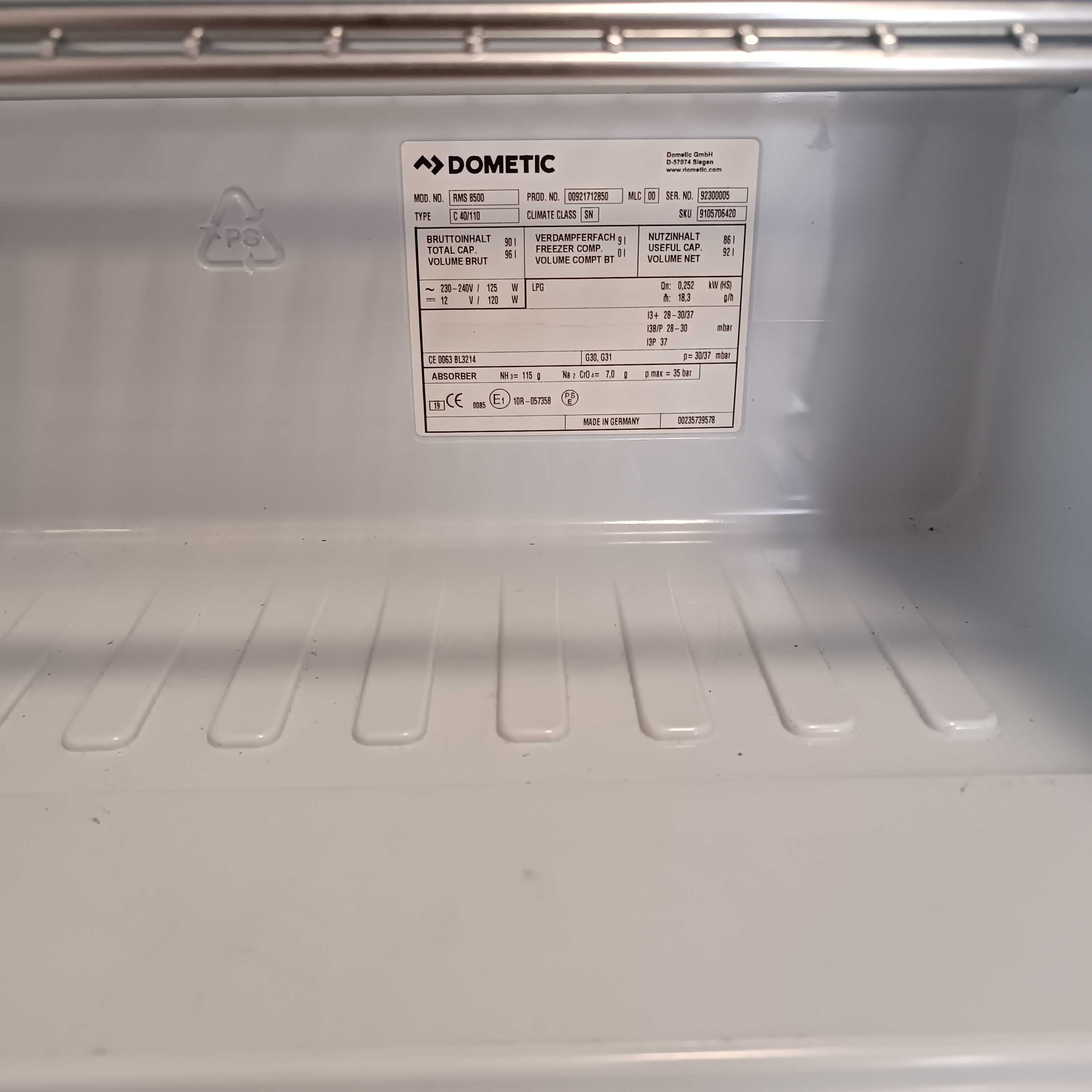 Хладилник за кемпер/каравана Dometic RMS8500 12v/220v/газ