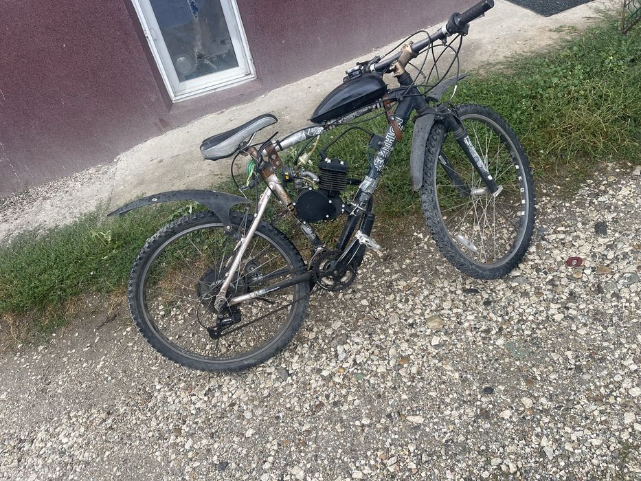 Vand bicicleta cu motor de 80 cc Marca Decathlon Ryder