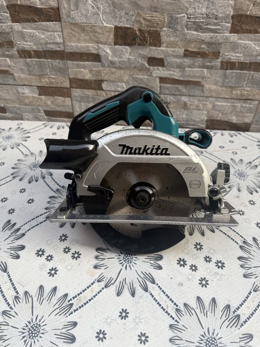 Акумулаторен ръчен циркуляр Makita