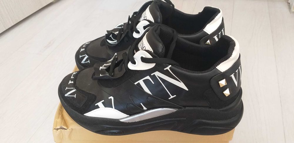 Кроссовки из натуральной кожи