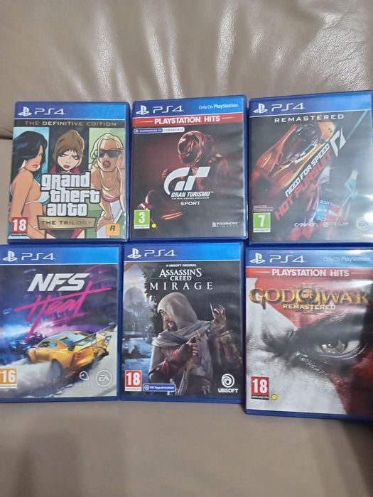 PS4+ 12игри и два джойстика