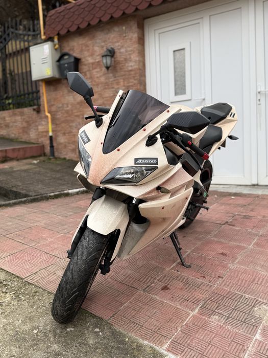 Yamaha YZF-R 125 A1 2012