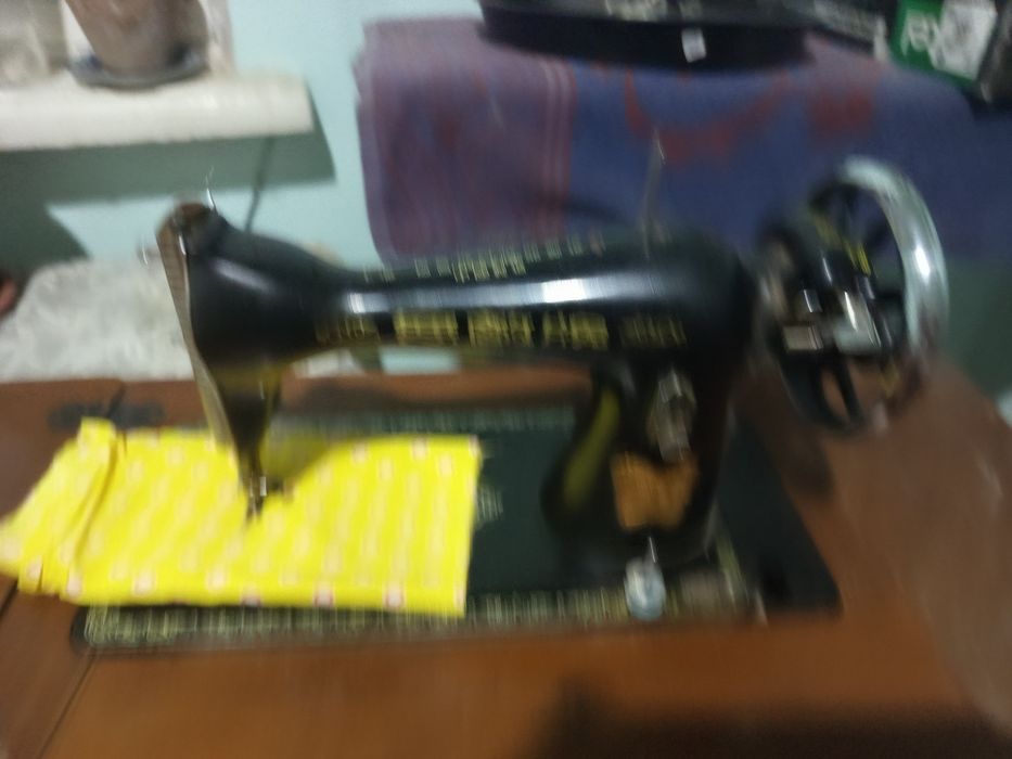 Швейная машинка Б/У,Вязальная машинка Нева 5,Б/У